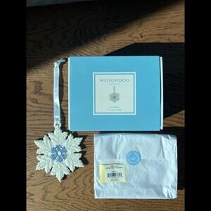 Wedgwood Jasperware Christmas Ornament  Snowflake  NEW in Box RARE
